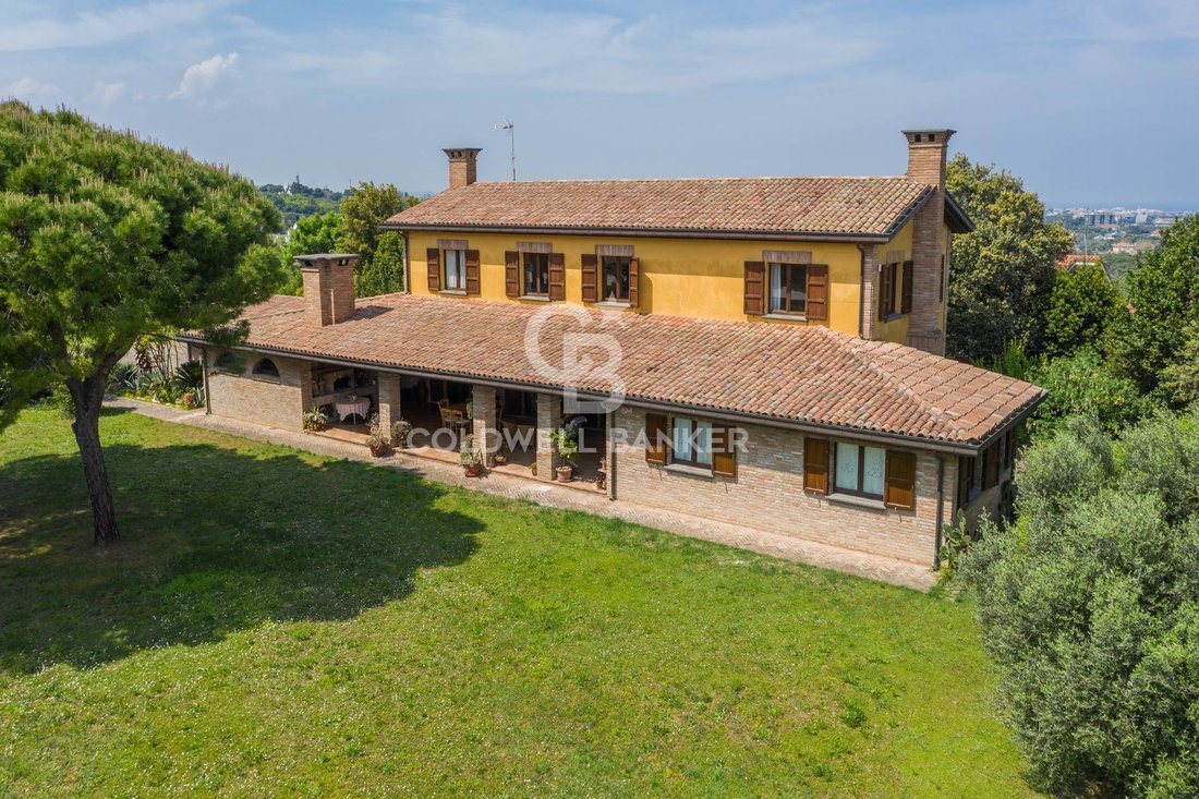 Villa in Fontanelle-Colle dei Pini, Riccione, Emilia-Romagna 1 - 17936147