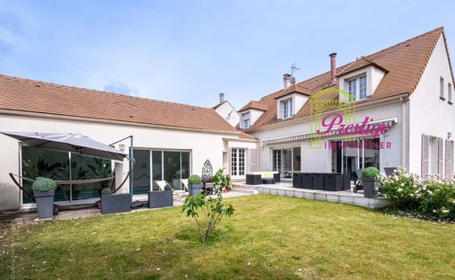 House in Les Cotes, Maisons-Laffitte, France 1