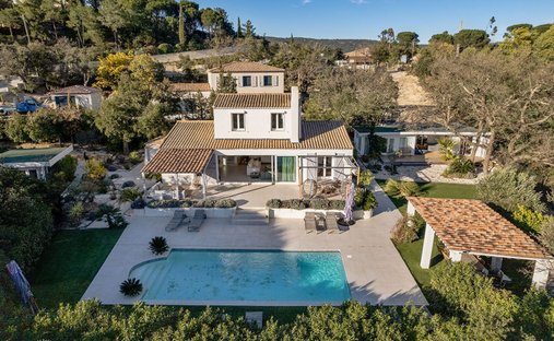 Villa in Le Plan-de-la-Tour, Provence-Alpes-Côte d'Azur, France 1