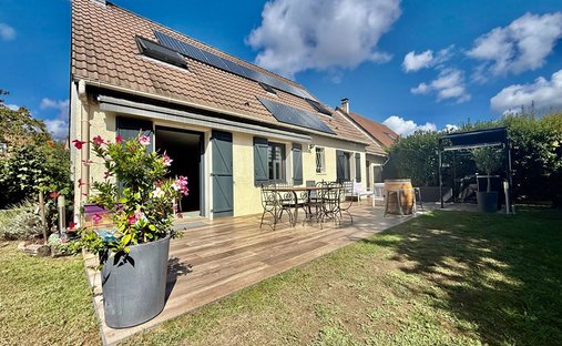 Maison à Éragny, Île-de-France, France 1