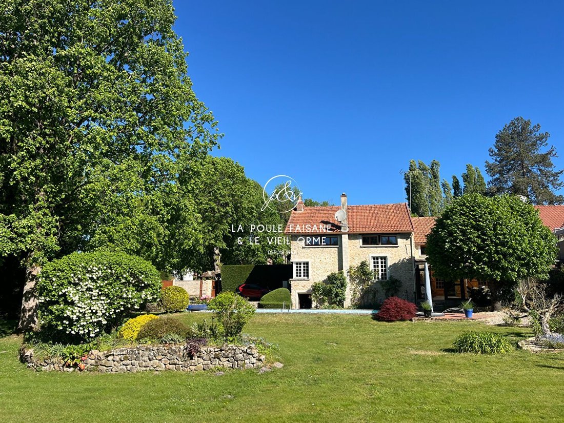 House in Poigny-la-Forêt, Ile-de-France, France 1 - 17829074
