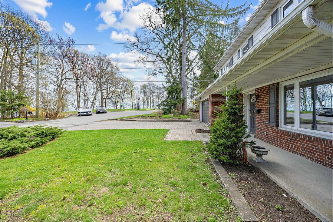 House in Mississauga, Ontario, Canada 3 - 17932189