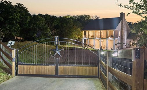 House in Oak Point, Texas, United States 1