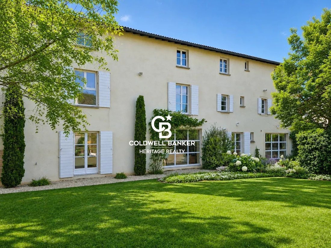 Estate in Arrondissement of Villefranche-sur-Saône, Auvergne-Rhône-Alpes, France 3 - 17325094