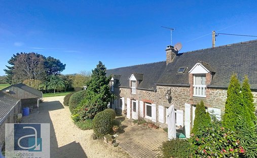 House in Saint-Coulomb, Brittany, France 1