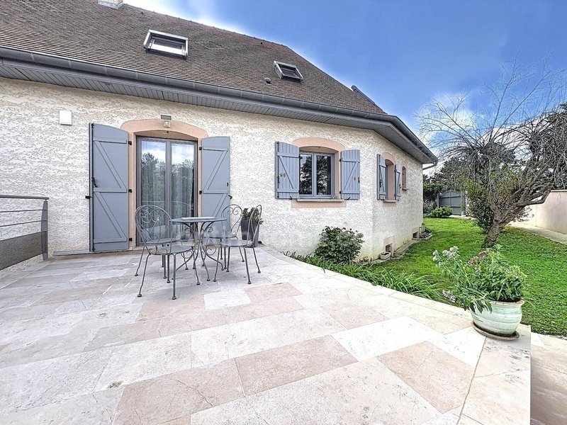 House in Daix, Bourgogne – Franche-Comté, France 3 - 17939716