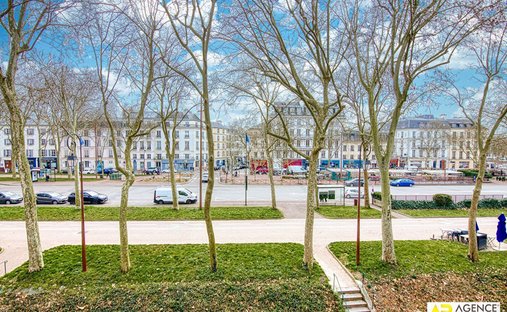 Appartement à Notre Dame, Versailles, France 1