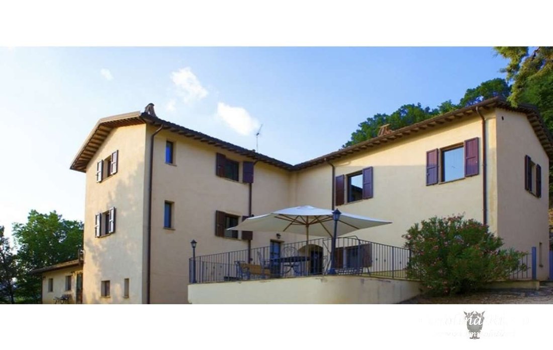 Country House in Valtopina, Umbria, Italy 4 - 16623431