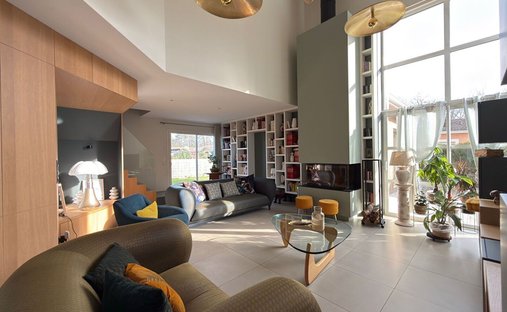 House in Sainte-Hélène, Nouvelle-Aquitaine, France 1