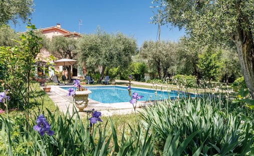 House in Châteauneuf-Grasse, Provence-Alpes-Côte d'Azur, France 1
