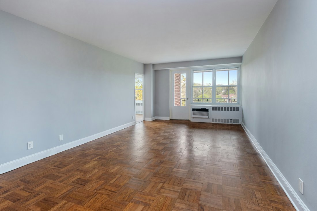 Co Op in Scarsdale, New York, United States 4 - 17799249