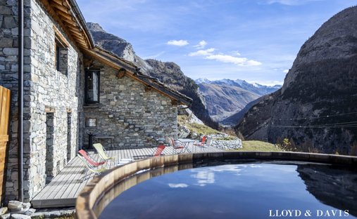 Chalet in Tignes, Auvergne-Rhône-Alpes, France 1