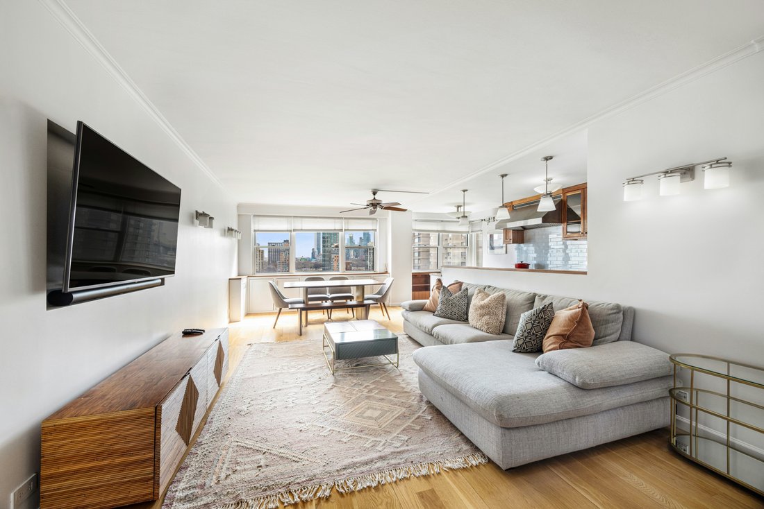House in New York, New York, United States 1 - 17425490