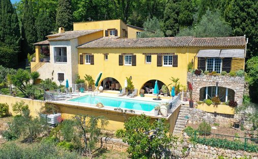 House in Ouest, Peymeinade, France 1