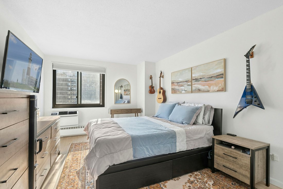 Co Op in New York, New York, United States 3 - 17446675