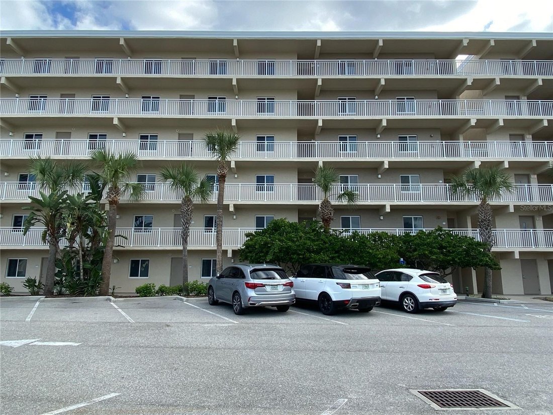 Condo in New Smyrna Beach, Florida, United States 2 - 17940683