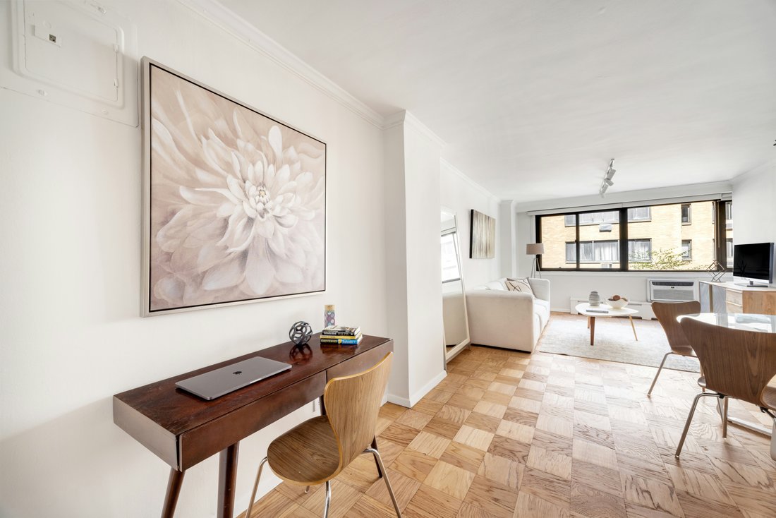 Co Op in New York, New York, United States 2 - 17438547