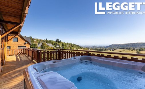Chalet in Besse-et-Saint-Anastaise, Auvergne-Rhône-Alpes, France 1