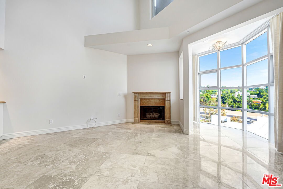 Condo in Los Angeles, California, United States 4 - 17939685