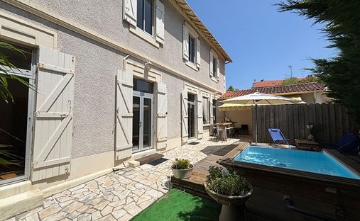 House in Aiguillon, Arcachon, France 1