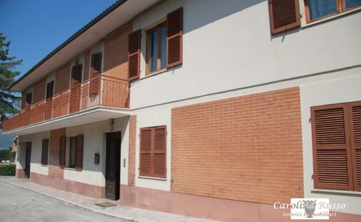 Villa a Camerino, Marche, Italia 1