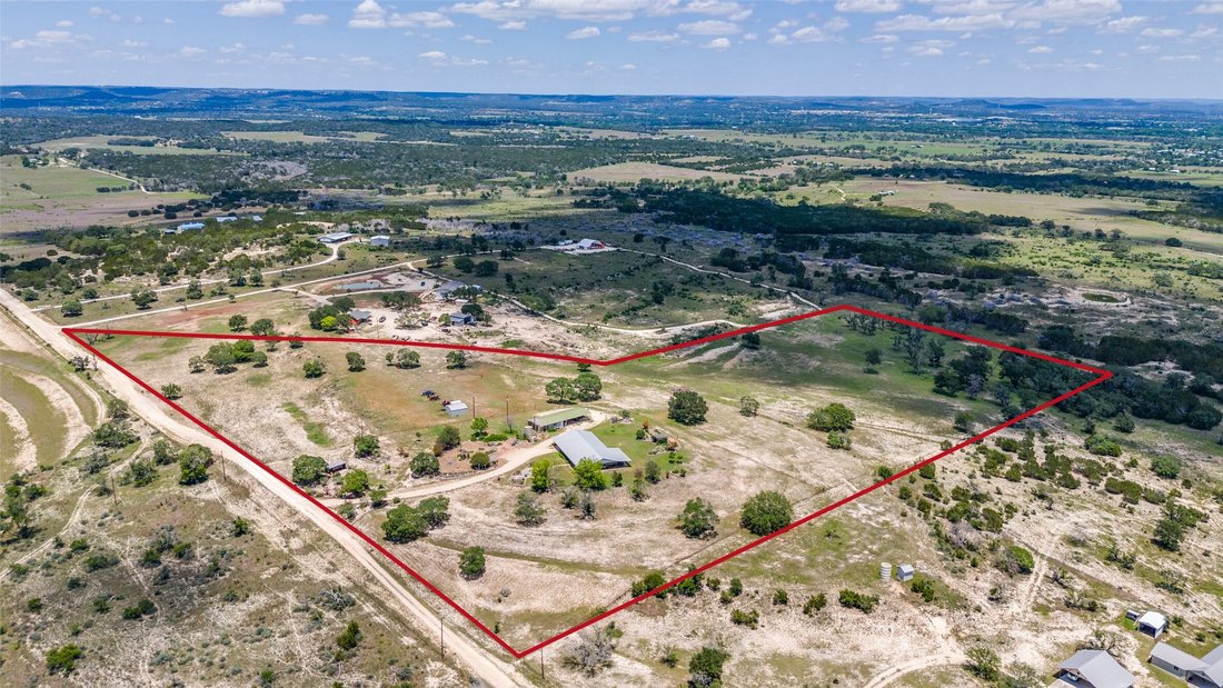 Farm Ranch in Boerne, Texas, United States 3 - 17929389