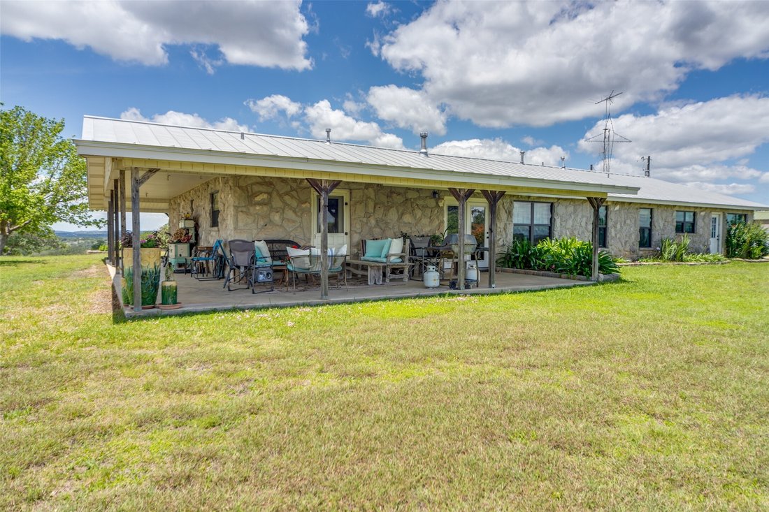 Farm Ranch in Boerne, Texas, United States 5 - 17929389