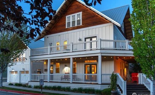 House in Chelan, Washington, United States 1