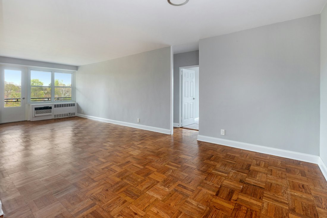 Co Op in Scarsdale, New York, United States 2 - 17799249