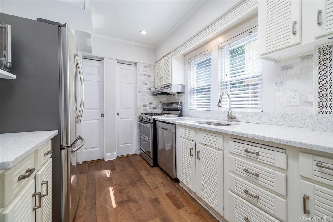 House in Malverne, New York, United States 5 - 17929977