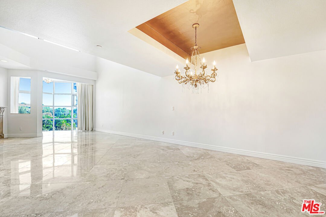 Condo in Los Angeles, California, United States 3 - 17939671