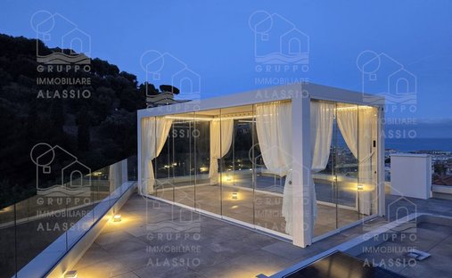 Penthouse in Western Hill, Alassio, Liguria 1