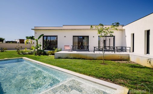 House in Nevons-route d'Apt, L'Isle-sur-la-Sorgue, France 1