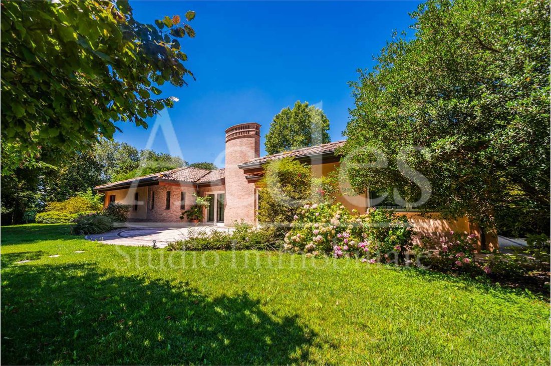 Villa in Historic Center, Modena, Emilia-Romagna 2 - 17935188