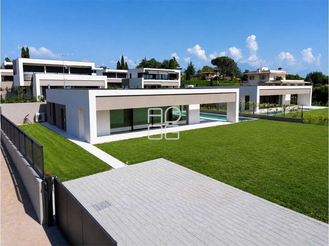 Villa in Moniga del Garda, Lombardy, Italy 4 - 12851006