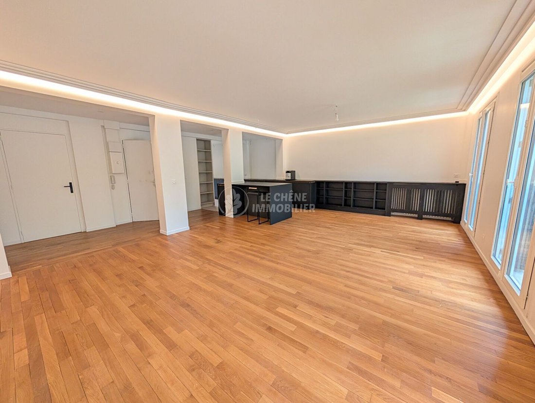 Apartment in Domaine National du Château, Versailles, France 5 - 17865488