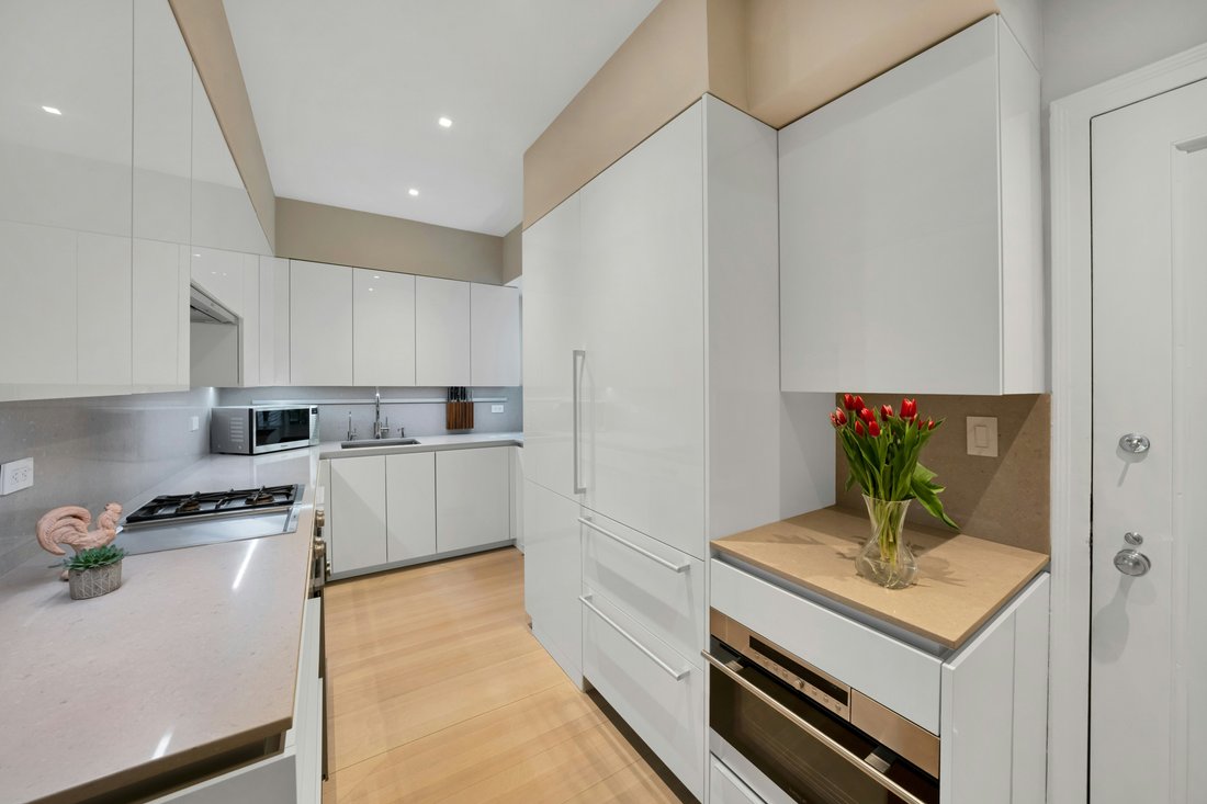 Co Op in New York, New York, United States 4 - 17889011
