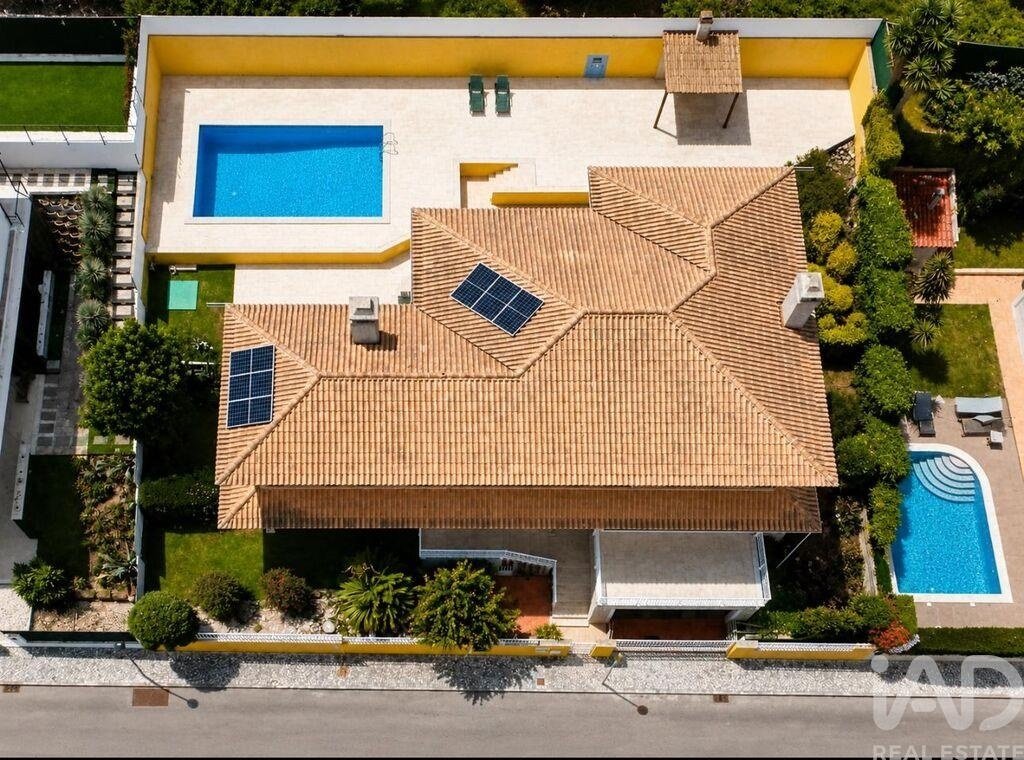 Townhouse in Barcarena, Lisbon, Portugal 1 - 17938360
