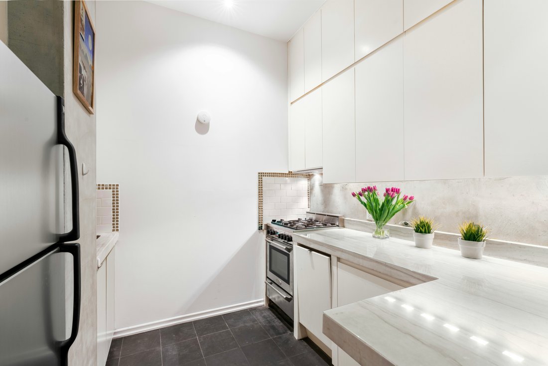 House in New York, New York, United States 3 - 17544438