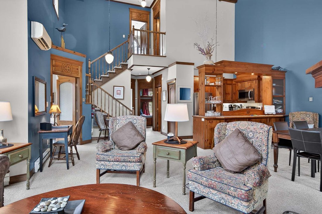Condo in Mont-Tremblant, Quebec, Canada 5 - 17934713