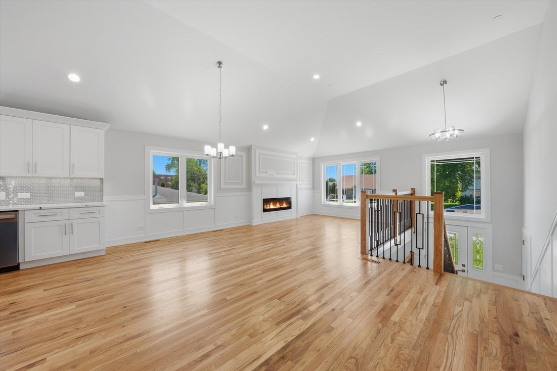 House in Bridgeview, Illinois, United States 3 - 17940758
