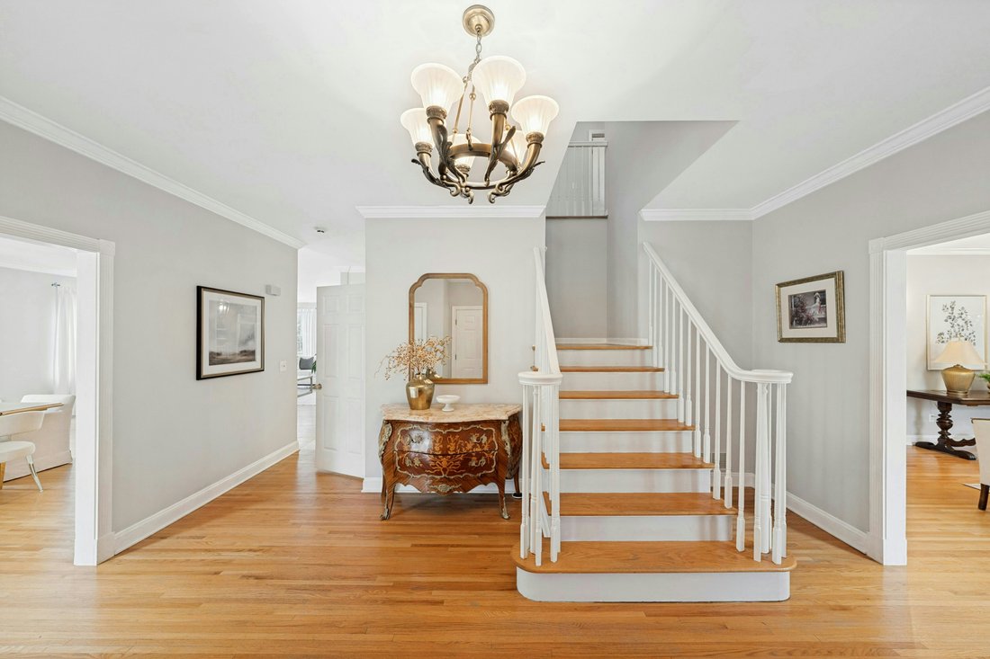 Townhouse in Cedar Grove, New Jersey, United States 3 - 17331875