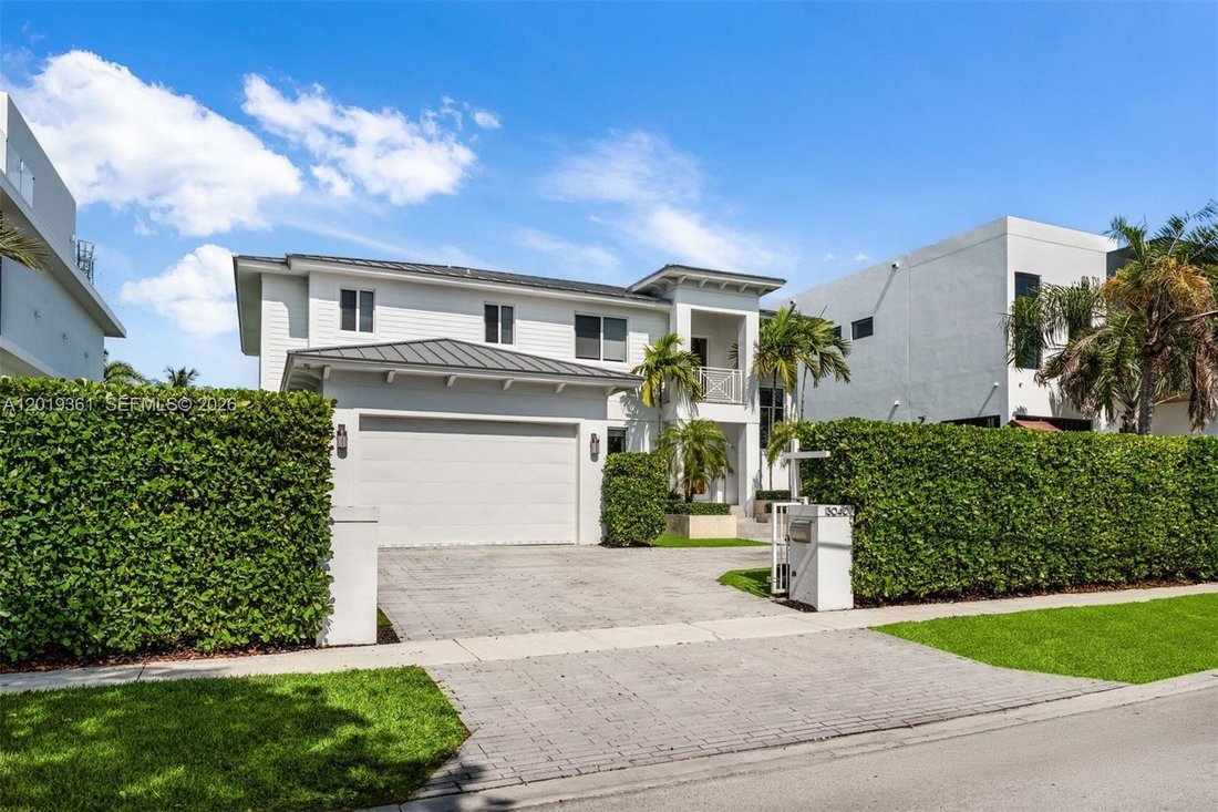 House in North Miami Beach, Florida, United States 5 - 17933156