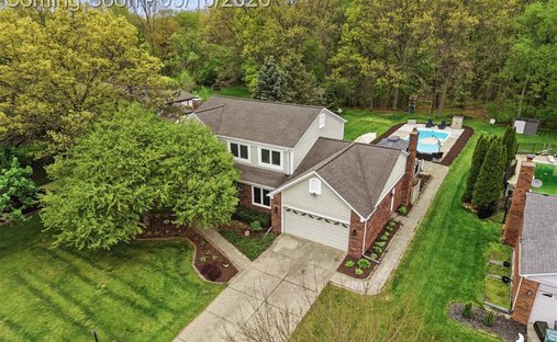 House in Commerce Charter Township, Michigan, United States 1