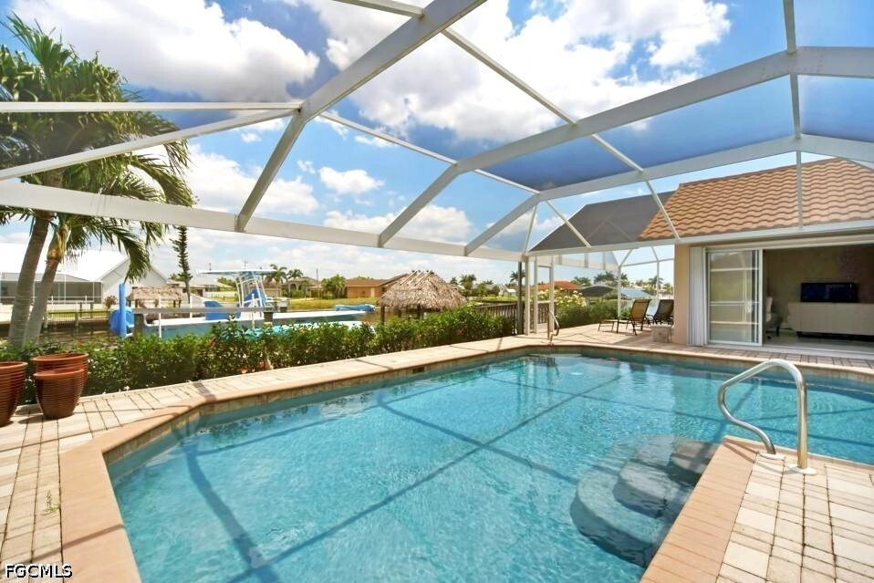 House in Cape Coral, Florida, United States 4 - 17932997