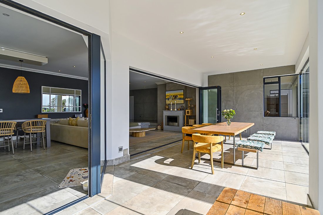 House in Tokai, Muizenberg Mountains, Cape Town 5 - 17810806