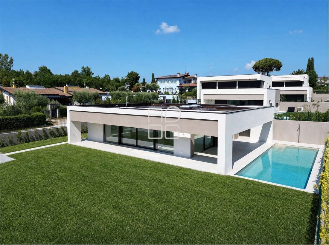 Villa in Moniga del Garda, Lombardy, Italy 3 - 12851006