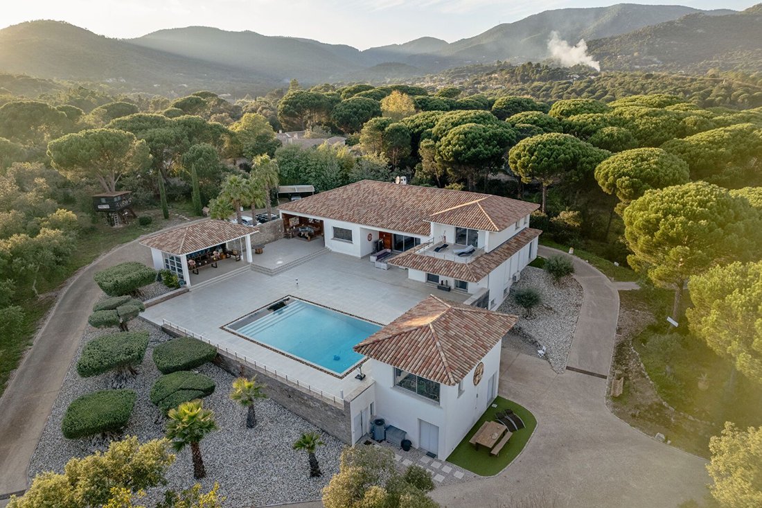 House in Le Plan-de-la-Tour, Provence-Alpes-Côte d'Azur, France 1 - 16649472