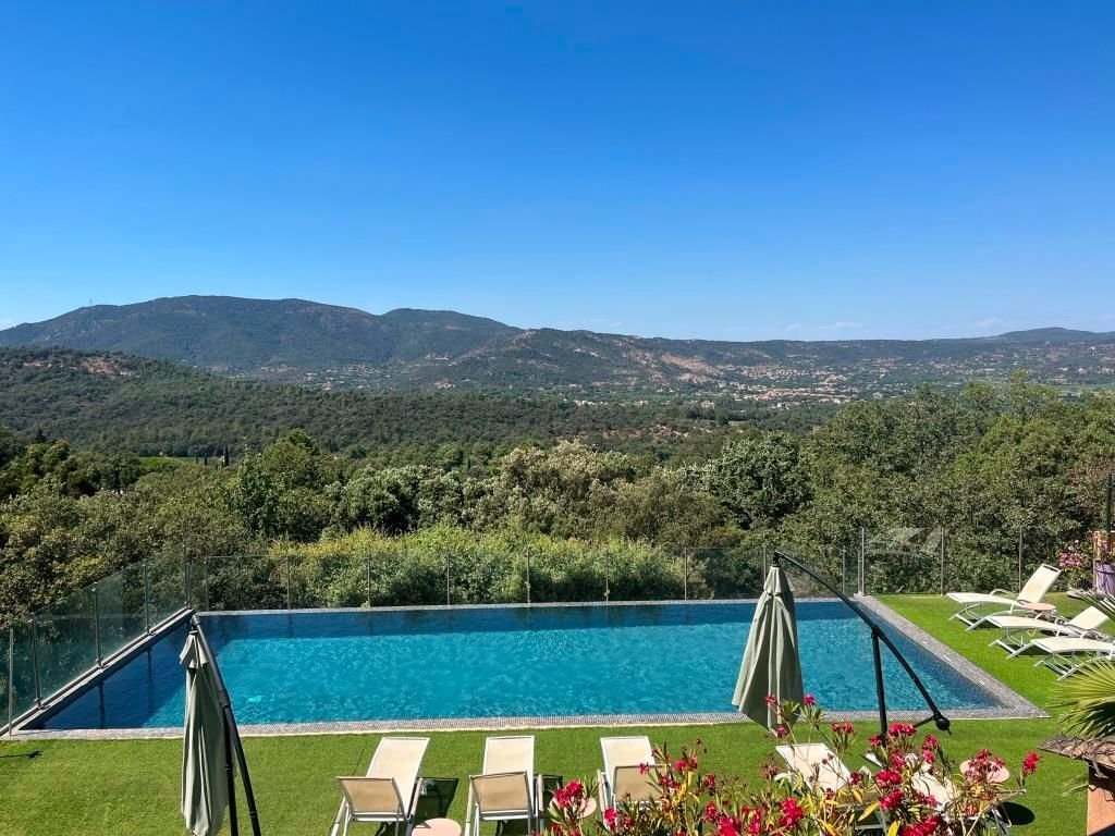 Villa in Le Plan-de-la-Tour, Provence-Alpes-Côte d'Azur, France 1 - 17245567