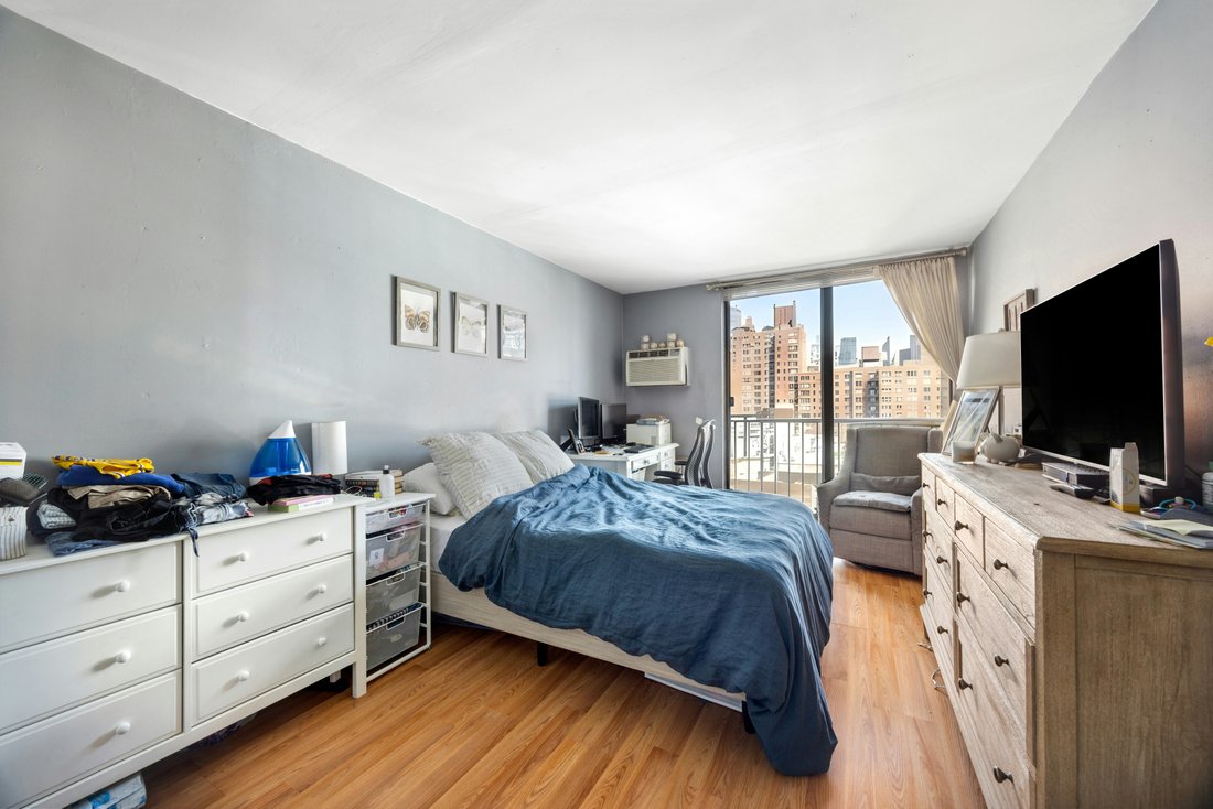 Co Op in New York, New York, United States 3 - 17727560